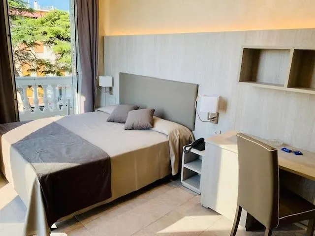 Hotel Lamberti Alassio 3*,